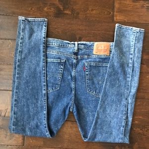 Levi’s medium wash